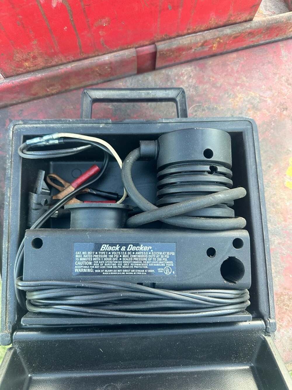 Black & Decker 12V DC Portable Air Compressor/Inflator Cat. No. 9517 Type 1